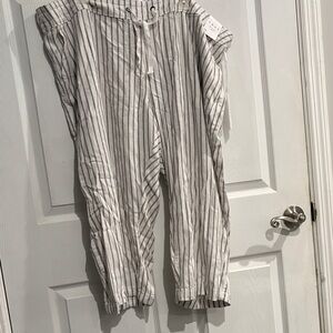 NWT women’s Cropped Striped Pants in brown and White